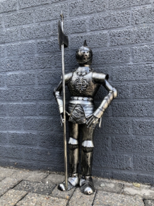 Schöner Ritter, ganz aus Metall-alu aussehen, sehr schön