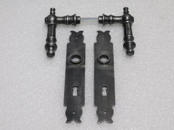 Set Deurbeslag - Klinken Victoria + Deurplaten Baron BB 72 - Gietijzer Verzinkt