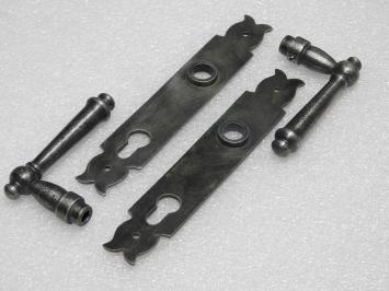 Türbeschlagset – Türgriffe Windsor + Türplatten Noble PC 92 – Gusseisen, verzinkt