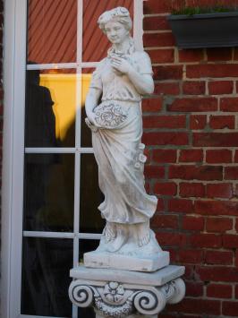 Four Seasons Set on Pedestal - 170 cm - Stone