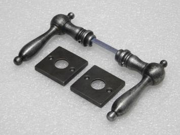 Set Türgriffe Cambridge + Türgriffrosetten, quadratisch – Gusseisen, verzinkt