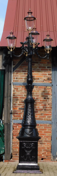 Laternenmast XXL mit 5 Kupfer-messing Kappen – ca. 425 cm – Schwarzes Aluminium mit Messing und Kupfer