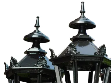 Lantaarnpaal Driekroon met Kronen - 300 cm - Alu