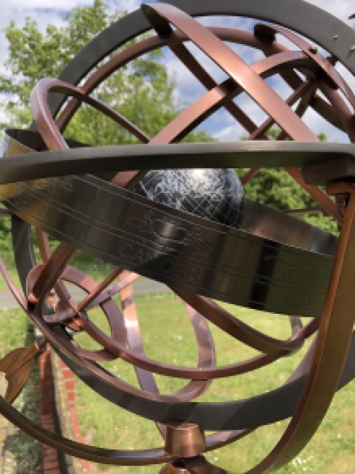 Sundial brass-copper-alu-large with earth as centre, on nice metal base, complete with signs and pointer, TOP! Last One in deno.